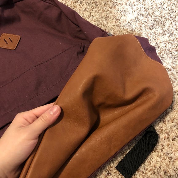 Back to school burgundy backpack - Picture 3 of 7